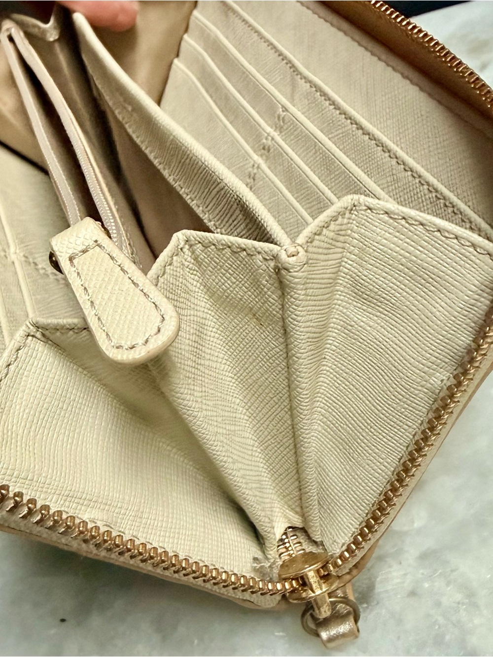 Coach Waverly Signature Hearts Accordion Zip Wallet š¤ - Picture 10 of 14